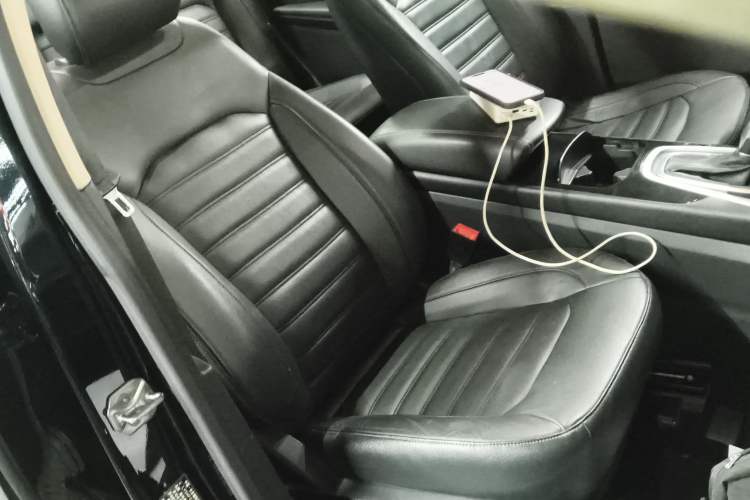 Used Ford Edge 2016 EcoBoost 245 Two-Wheel-Drive Titanium 7-Seater
