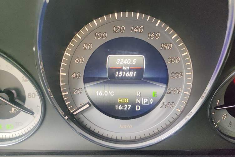 Used Mercedes-Benz GLK-Class 2015 GLK 260 4MATIC Fashion Edition Ultimate Version
