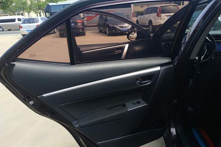 Used Toyota Levin 2017 Revised Dual-Engine 1.8H GS E-CVT Elite Sunroof Version China V Standard
