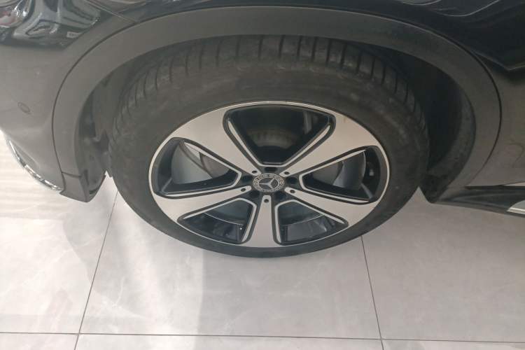 Used Mercedes-Benz GLC 2019 Refreshed GLC 300 L 4MATIC Dynamic Edition
