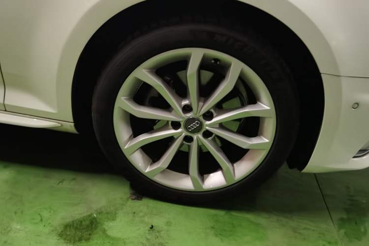 Used Audi A4L 2019 40 TFSI Fashion Edition China VI Emission Standard
