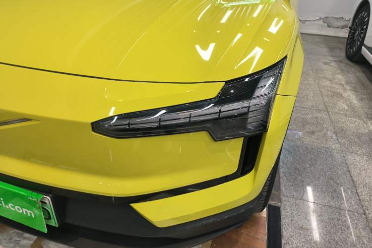 Used Volvo EX30 2025 Rear-Drive Long-Range Version Ultra