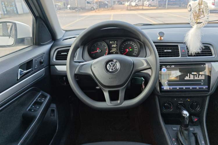 Used Volkswagen Lavida 2018 Classic 1.5L Automatic Fashion Edition China VI Standard
