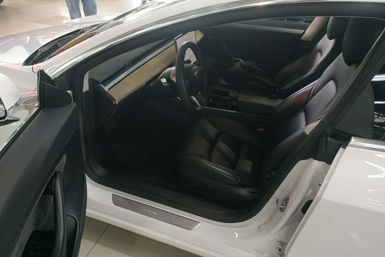 Used Tesla Model 3 2019 Standard Range Rear-Drive Upgraded Version
