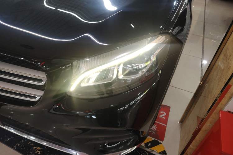 Used Mercedes-Benz GLC 2018 GLC 260 4MATIC Luxury Model