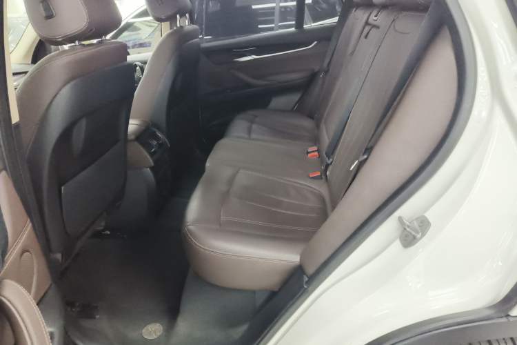 Used BMW X5 2015 xDrive28i
