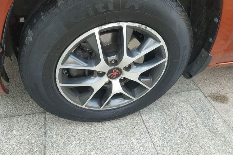 Used BYD Song 2016 GaiShi Edition 1.5TID Automatic Elite Model
