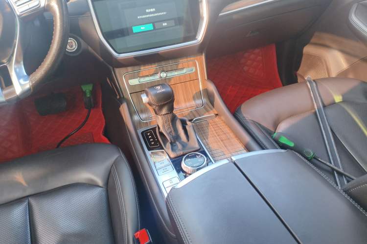 Used Roewe RX8 2018 30T Smart Connectivity All-Wheel Drive Supreme Edition