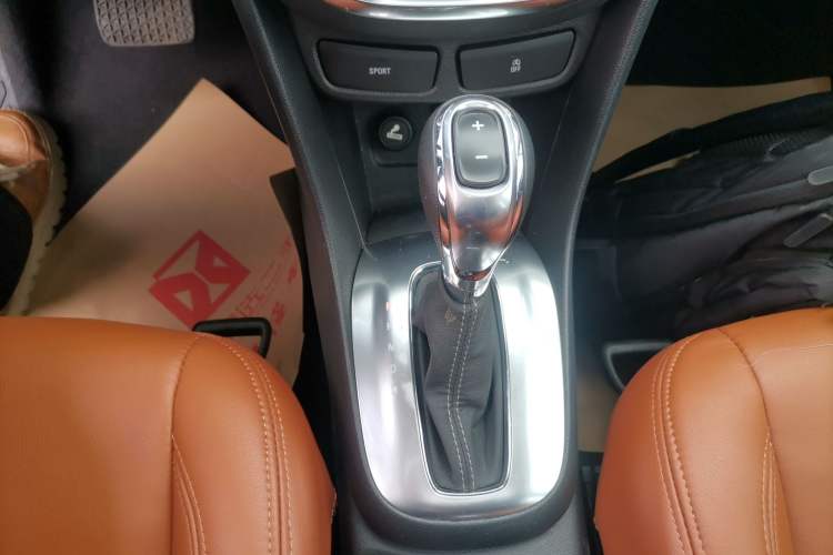 Used Buick Encore 2015 1.4T Automatic Two-Wheel Drive Urban Elite Version