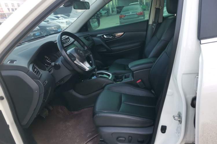 Used Nissan X-Trail 2022 2.0L Two-Wheel Drive Smart Connect Premium Edition