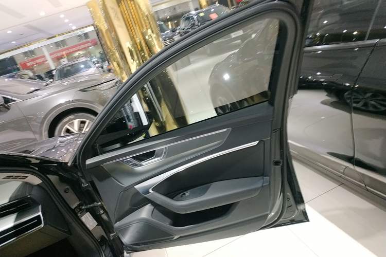 Used Audi A6 2022 allroad quattro Explorer 55 TFSI Prestige Off-Road Model