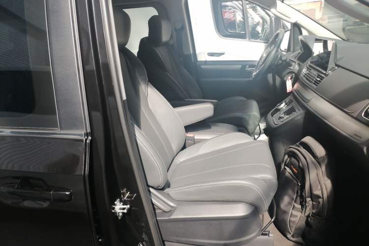 Used SAIC MAXUS G20 2023 Facelifted ES 2.0T Gasoline Automatic Value Edition
