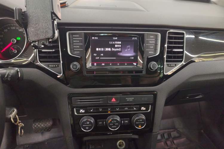 Used Volkswagen Golf 2015 1.4TSI Sportsvan
