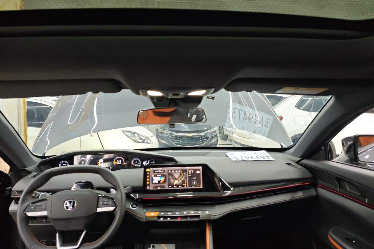 Used Changan UNI-V 2022 1.5T Prestige Version
