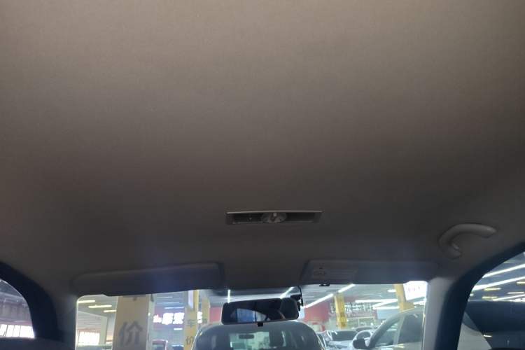 Used Volkswagen Lavida 2015 1.6L Manual Fashion Edition
