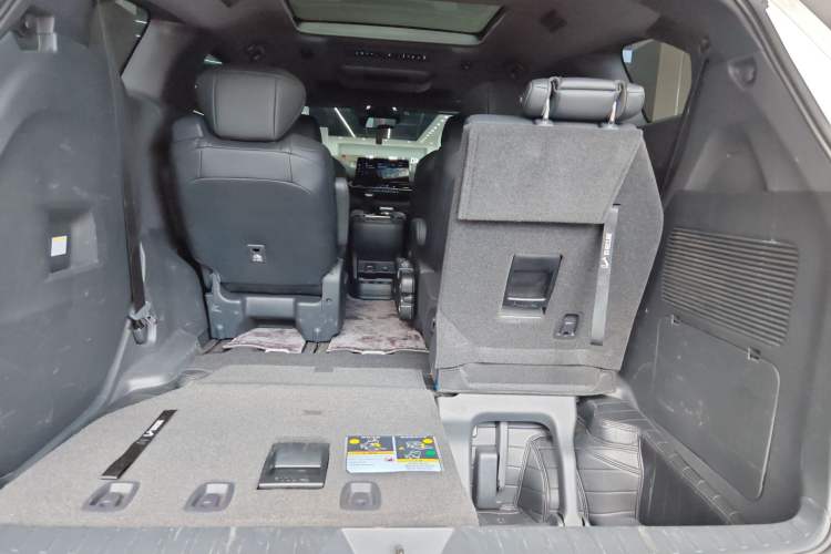 Used Toyota Sienna 2021 2.5L Hybrid Platinum Edition
