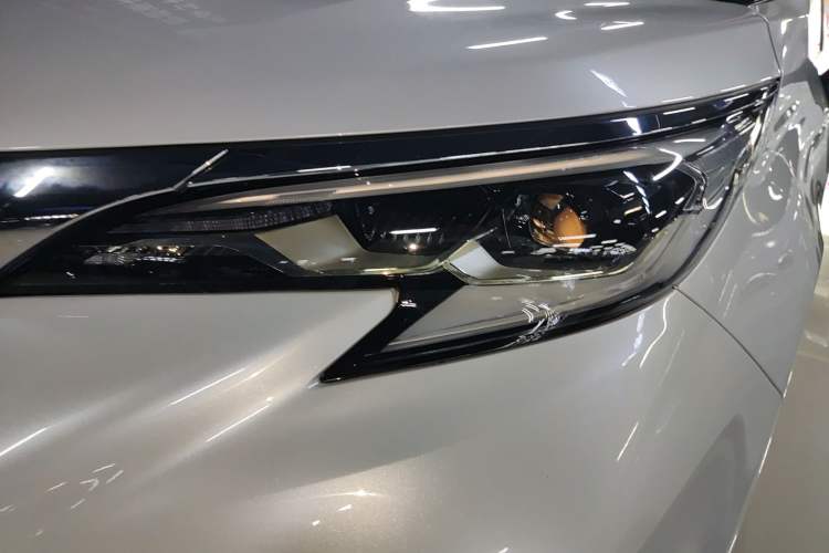 Used Toyota Granvia 2024 2.5L Hybrid Comfort Edition
