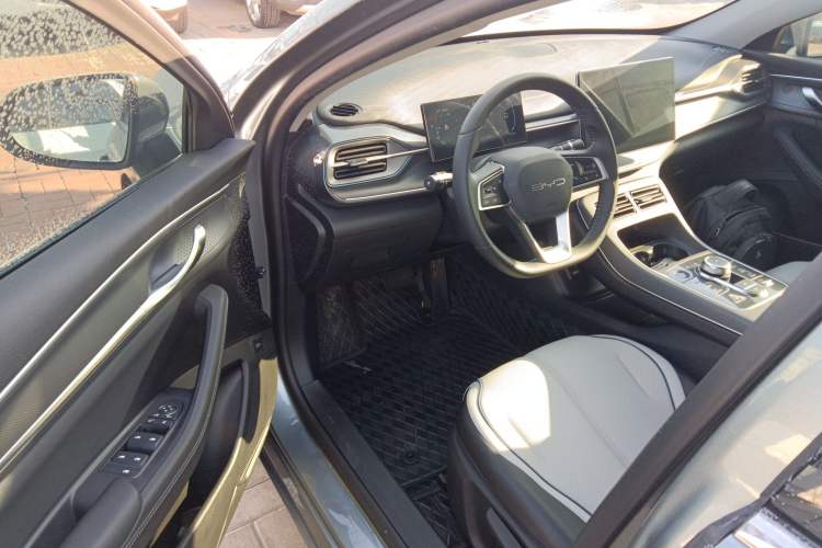 Used BYD Destroyer 05 2024 HONOR Edition DM-i 55KM Luxury Model
