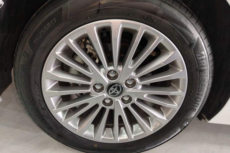 Used Toyota Camry 2024 Dual-Motor 2.0 HGVP Luxury Edition
