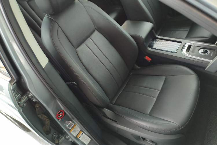 Used Land Rover Discovery Sport 2018 240 PS SE Version
