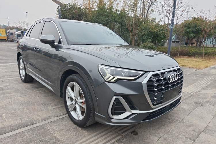 Used Audi Q3 2021 40 TFSI Fashion Dynamic Model
