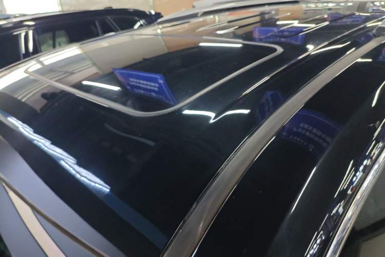 Used Toyota Granvia 2024 2.5L Hybrid Luxury Edition