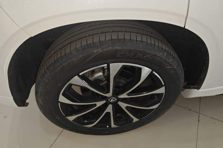 Used Changan UNI-Z New Energy 2024 Blue Whale Smart Electric iDD 125km Beyond Edition
