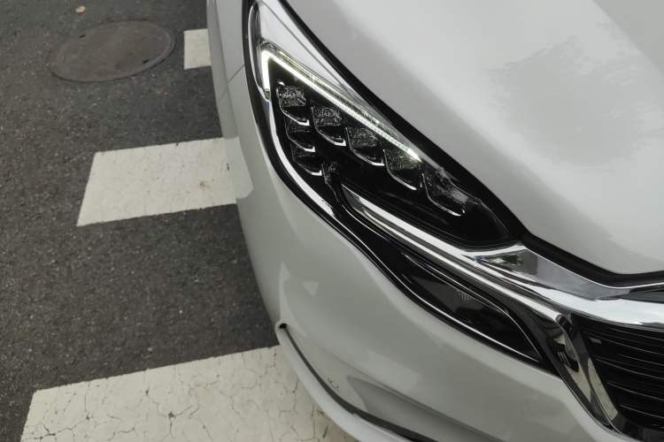 Used Buick GL8 2022 ES Land Cruiser 653T Luxury Model
