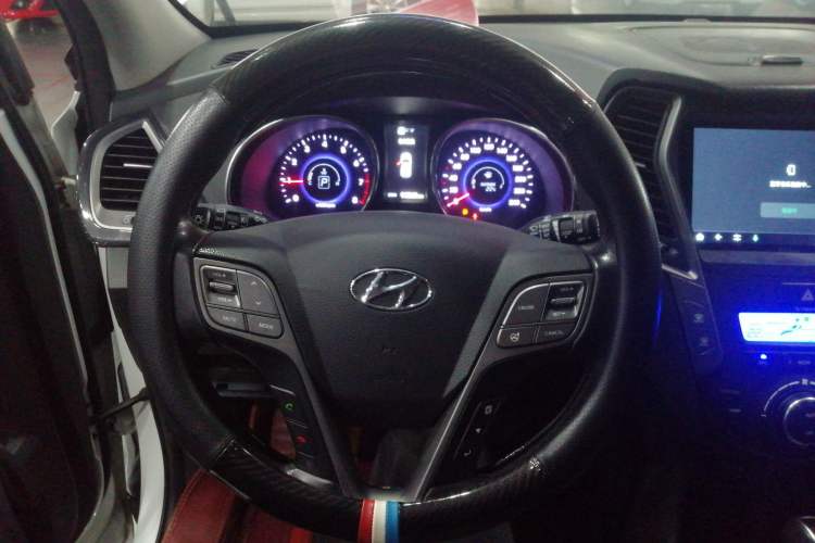 Used Hyundai Santa Fe 2013 2.4L Automatic Two-Wheel Drive Smart Version
