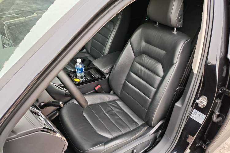 Used Volkswagen Phideon 2019 380TSI Two-Wheel Drive Business Edition China VI Standard