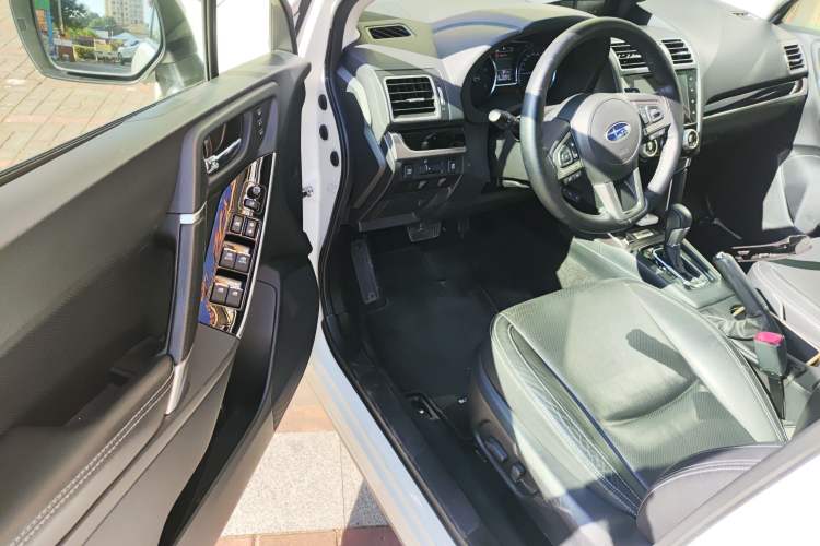 Used Subaru Forester 2016 2.5i Luxury Navigation Edition
