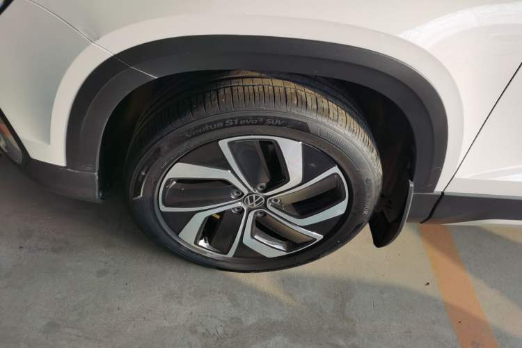 Used Volkswagen Tharu 2023 300TSI Two-Wheel-Drive Full Moon Edition