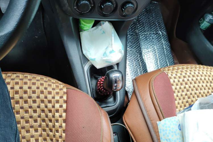 Used Citroen Elysee 2015 Zhishang Edition 1.6L Manual Fashion Model