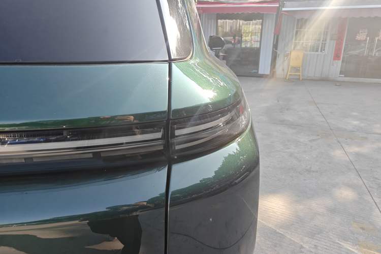 Used Li Auto L8 2023 Pro Model
