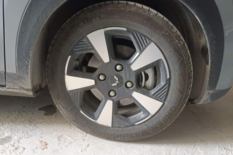 Used Wuling Bingo PLUS 2024 330 km Range Five-Seater Version
