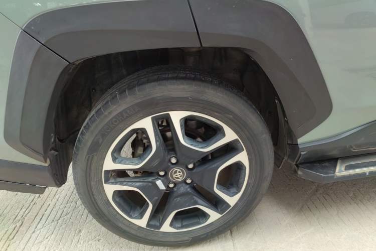 Used Toyota RAV4 2020 2.0L CVT Four-Wheel Drive Prestige Edition
