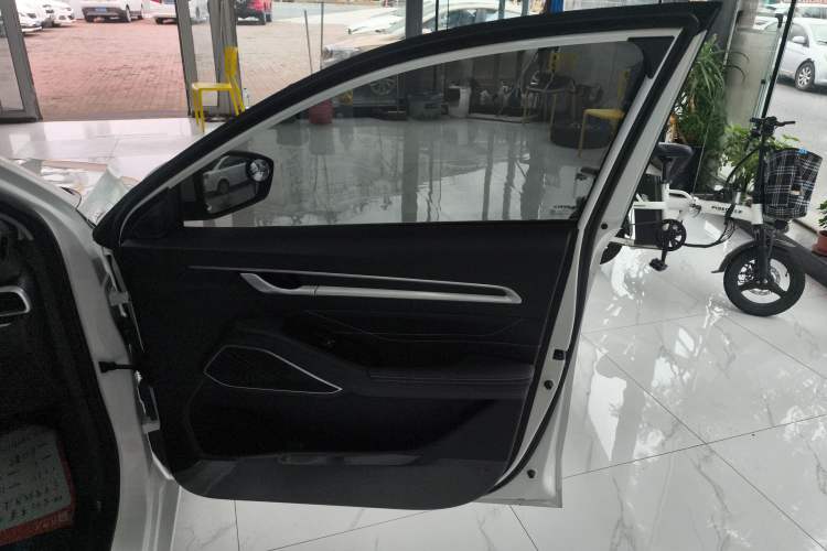 Used Geely Auto Emgrand 2023 4th Generation Champion Edition 1.5L CVT Luxury Model
