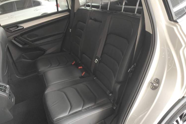 Used Volkswagen Tiguan L 2019 330TSI Automatic Two-Wheel Drive Panoramic Comfort Edition China VI Standard
