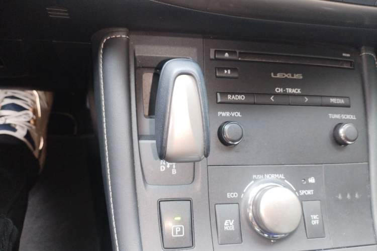 Used Lexus CT 2015 CT200h Chocolate Edition
