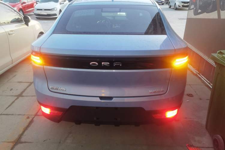 Used ORA iQ 2018 High-Range Version Smart Connectivity Model