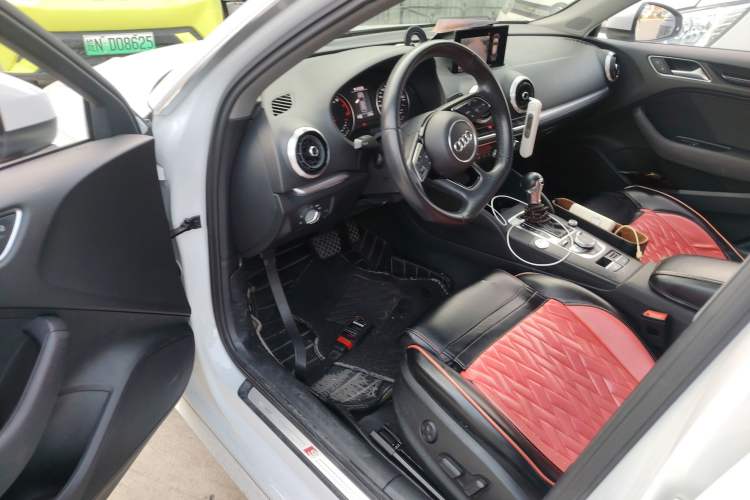 Used Audi A3 2019 Sportback 35 TFSI Sporty Version National V
