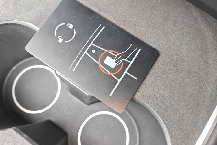 Used Tesla Model Y 2023 Rear-Wheel-Drive Version
