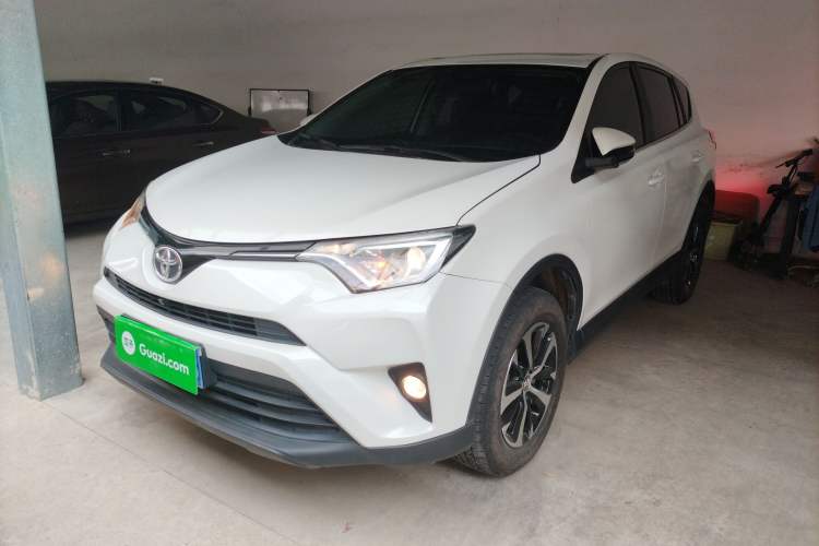 Used Toyota RAV4 2019 2.0L CVT Two-Wheel Drive Pioneer Edition China V Standard