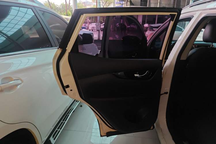 Used Nissan Qashqai 2016 2.0L CVT Luxury Edition
