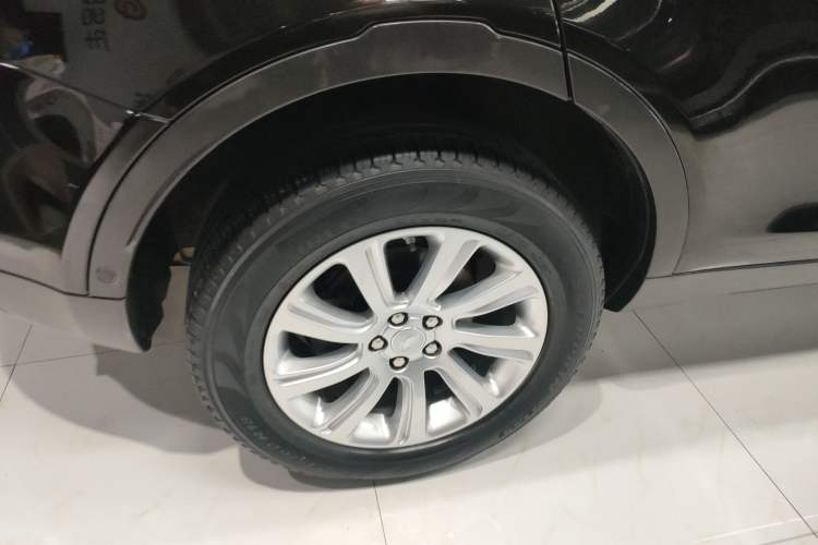 Used Land Rover Discovery Sport 2019 240 PS SE Version China VI Standard
