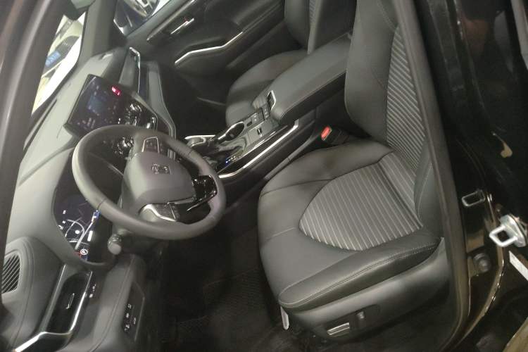 Used Toyota Crown Land Cruiser 2023 2.5L HEV Four-Wheel Drive Prestige Edition
