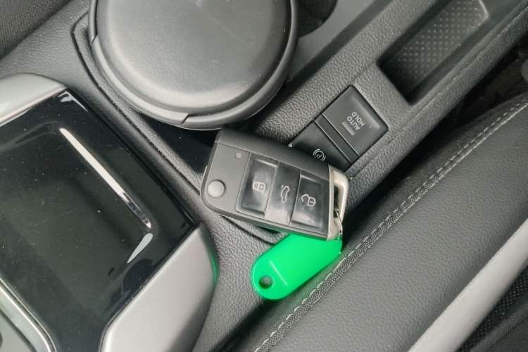 Used Volkswagen T-ROC 2019 230TSI DSG Two-Wheel-Drive Advanced Version China VI Standard
