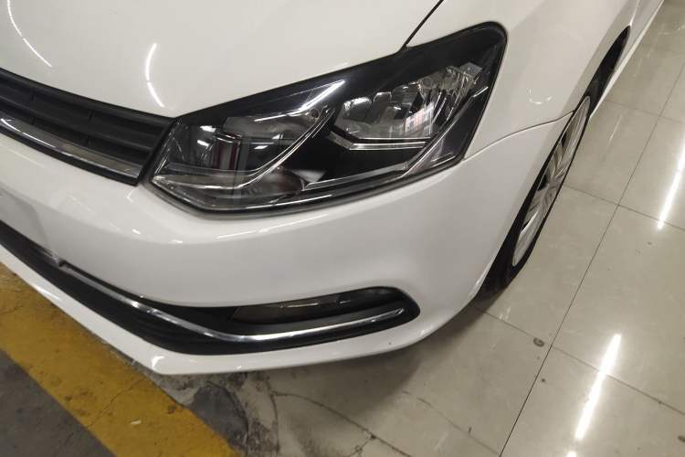 Used Volkswagen Polo 2016 1.6L Automatic Comfort Model
