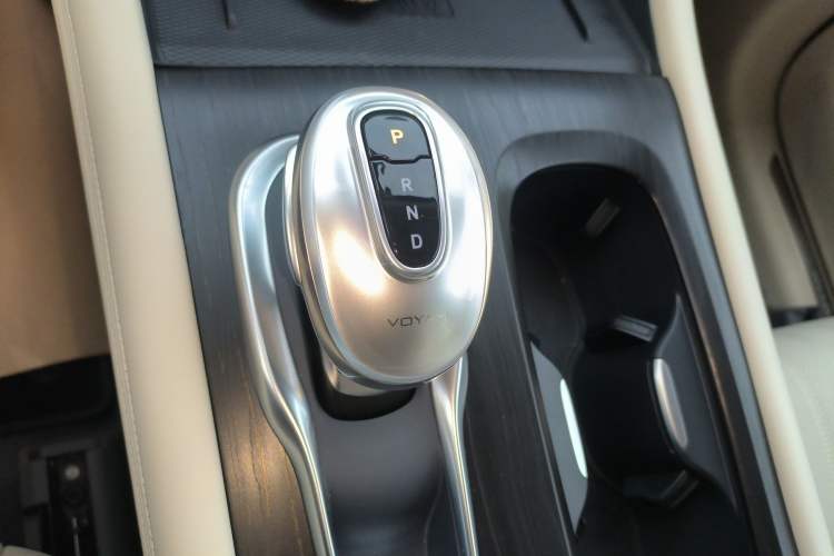 Used VOYAH Dream 2022 0-Emission Edition Dream+ Smart Range Package – 605 km
