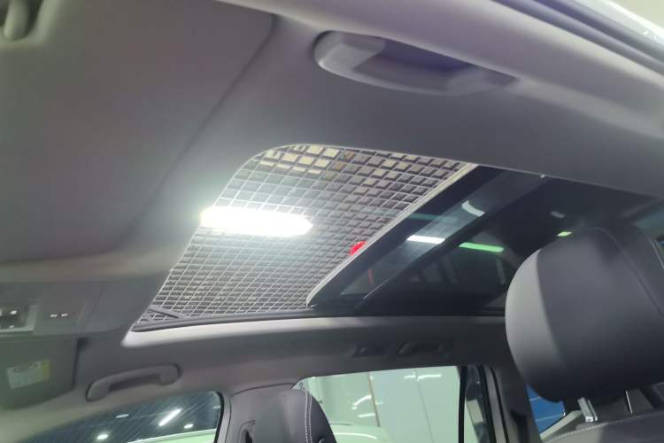 Used Volkswagen Tiguan L 2022 330TSI Automatic Two-Wheel Drive R-Line Enhanced Edition
